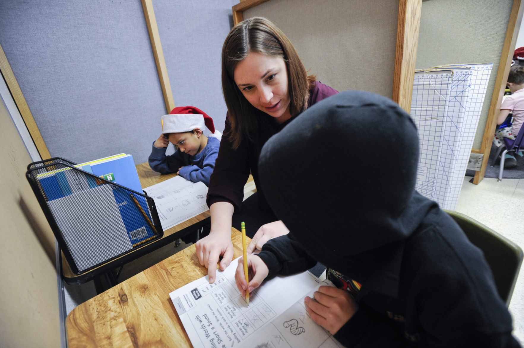 Miranda Parisi, Trailhead teacher, works with students
